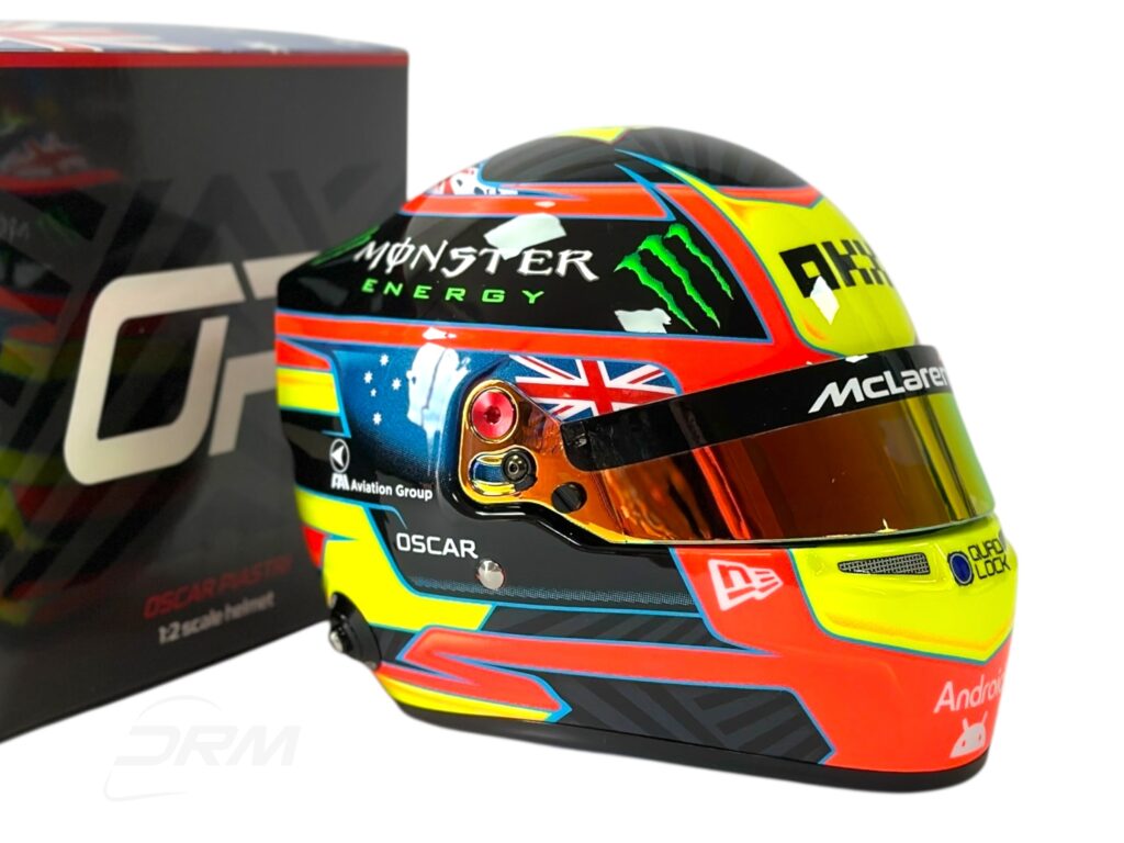 Oscar Piastri 2025 McLaren Bell 1:2 Helmet